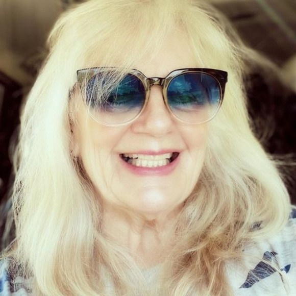 Meet your Posher, Paulla - Picture 1 of 1